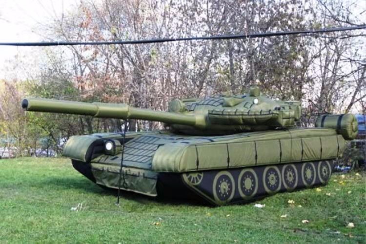 郊区军用充气坦克